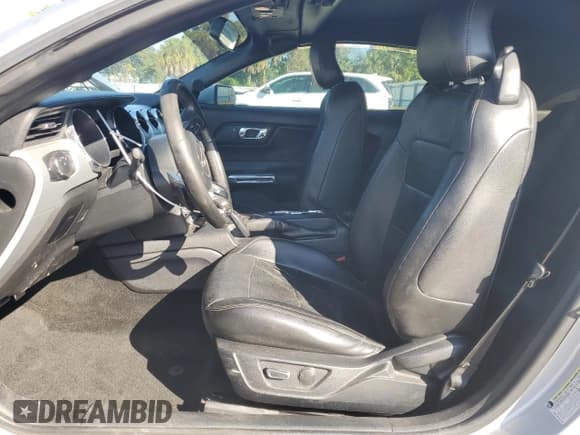 ✅ 2017 Ford Mustang EcoBoost Premium • VIN: 1FATP8UH3H5245239 • Lot: 93376205. Wystawiony na Copart z przebiegiem 153 248 mil. Bezpłatny archiwum sprzedaży aukcyjnych z USA i szczegółowy raport historii pojazdu na DreamBid. Zdjęcie 7.