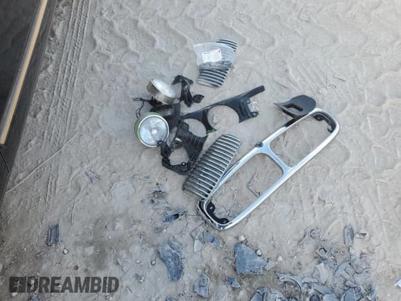 ✅ 2003 Jaguar XJ 8 • VIN: SAJDA14C33LF59347 • Лот: 42795385. Опубликован ранее на Copart с пробегом 62 519 миль. Бесплатный доступ к архиву аукционных продаж из США и подробный отчёт об истории автомобиля на DreamBid. Изображение 12.