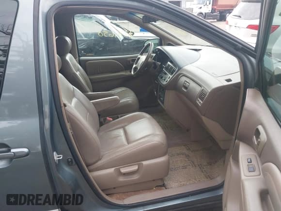 ✅ 1999 Toyota Sienna LE • VIN: 4T3ZF13CXXU120136 • Lot: 42781650. Listed on IAAI with 185,606 mi. Free auction sales archive from the USA and detailed vehicle history report at DreamBid. Image 5.