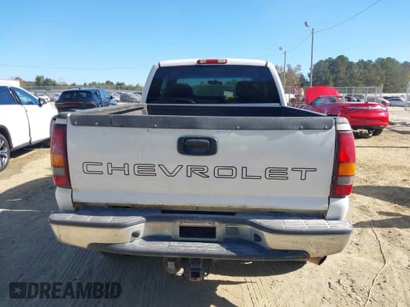 2002 Chevrolet Silverado 2500HD LS с VIN 1GCHK29U92E115555, выставлен на аукционе IAAI как лот 43448571 с пробегом 183 076 миль миль и . История ставок и продаж доступна на DreamBid. Изображение 16.