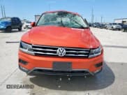 ✅ 2018 Volkswagen Tiguan SEL • VIN: 3VV3B7AX6JM021060 • Lot: 57887515. Wystawiony na Copart z przebiegiem 20 176 mil. Bezpłatny archiwum sprzedaży aukcyjnych z USA i szczegółowy raport historii pojazdu na DreamBid. Zdjęcie 5.