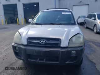 2005 Hyundai Tucson GLS z VIN KM8JN12D85U214841, wystawiony jako Copart lot #76167774 z przebiegiem 210 157 mil mil oraz Szkoda całkowita • Salvage title. Historia ofert i sprzedaży dostępna na DreamBid. Obrazek 5.