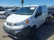 ✅ 2018 Nissan NV200 SV • VIN: 3N6CM0KN6JK701790 • Lot: 43166266. Wystawiony na IAAI z przebiegiem 124 761 mil. Bezpłatny archiwum sprzedaży aukcyjnych z USA i szczegółowy raport historii pojazdu na DreamBid. Zdjęcie 2.