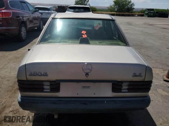 ✅ 1993 Mercedes-Benz 190 • VIN: WDBDA28D1PG089658 • Лот: 58623165. Опубликован ранее на Copart с пробегом 132 317 миль. Бесплатный доступ к архиву аукционных продаж из США и подробный отчёт об истории автомобиля на DreamBid. Изображение 6.