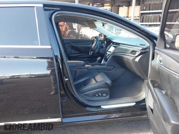 ✅ 2014 Cadillac XTS Livery • VIN: 2G61U5S35E9177219 • Lot: 43291871. Listed on IAAI with 127,398 mi. Free auction sales archive from the USA and detailed vehicle history report at DreamBid. Image 5.