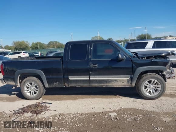 ✅ 2005 Chevrolet Silverado 1500 Z71 • VIN: 1GCEK19B05E312100 • Lot: 43451617. Listed on IAAI with 176,385 mi. Free auction sales archive from the USA and detailed vehicle history report at DreamBid. Image 14.