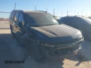 ✅ 2021 Chevrolet Suburban Z71 • VIN: 1GNSKDKD5MR348282 • Лот: 43910018. Опубликован ранее на IAAI с пробегом 212 014 миль. Бесплатный доступ к архиву аукционных продаж из США и подробный отчёт об истории автомобиля на DreamBid. Изображение 1.