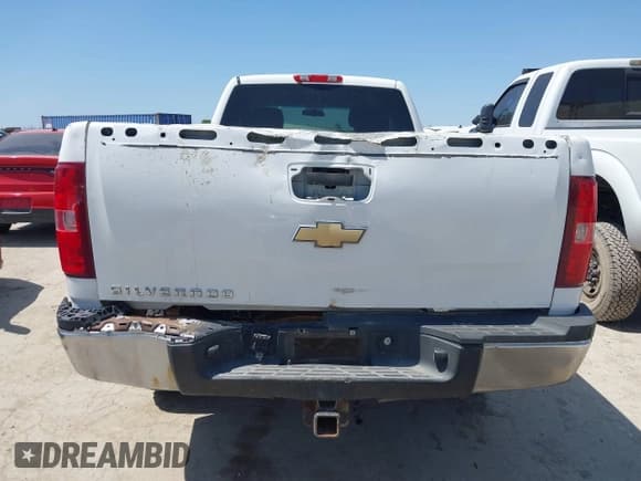 ✅ 2010 Chevrolet Silverado 2500HD • VIN: 1GC5CVBG2AZ222556 • Lot: 41948331. Wystawiony na IAAI z przebiegiem 213 515 mil. Bezpłatny archiwum sprzedaży aukcyjnych z USA i szczegółowy raport historii pojazdu na DreamBid. Zdjęcie 16.