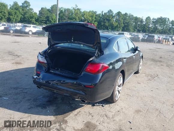 ✅ 2018 Infiniti Q70 Luxe • VIN: JN1BY1PR4JM370201 • Lot: 42821643. Listed on IAAI with 97,345 mi. Free auction sales archive from the USA and detailed vehicle history report at DreamBid. Image 4.