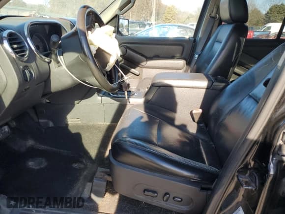 ✅ 2007 Ford Explorer Limited • VIN: 1FMEU758X7UA35631 • Lot: 91696805. Wystawiony na Copart z przebiegiem 307 353 mil. Bezpłatny archiwum sprzedaży aukcyjnych z USA i szczegółowy raport historii pojazdu na DreamBid. Zdjęcie 7.