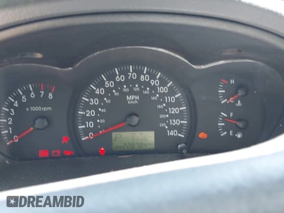 ✅ 2005 Kia Spectra LX • VIN: KNAFE121555093998 • Lot: 42950915. Wystawiony na IAAI z przebiegiem 228 784 mil. Bezpłatny archiwum sprzedaży aukcyjnych z USA i szczegółowy raport historii pojazdu na DreamBid. Zdjęcie 7.