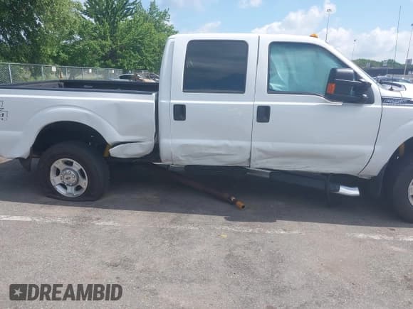 ✅ 2016 Ford F-250 Lariat • VIN: 1FT7W2B64GEC48677 • Lot: 42671950. Listed on IAAI with 157,673 mi. Free auction sales archive from the USA and detailed vehicle history report at DreamBid. Image 6.