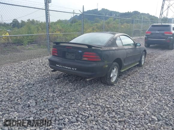✅ 1995 Ford Mustang GT • VIN: 1FALP42T7SF142469 • Lot: 43327947. Listed on IAAI with Not provided. Free auction sales archive from the USA and detailed vehicle history report at DreamBid. Image 4.