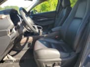 ✅ 2021 Mazda CX-30 Premium • VIN: 3MVDMBDL3MM307699 • Lot: 58016134. Wystawiony na Copart z przebiegiem 32 867 mil. Bezpłatny archiwum sprzedaży aukcyjnych z USA i szczegółowy raport historii pojazdu na DreamBid. Zdjęcie 7.