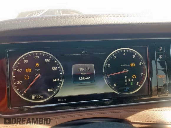 ✅ 2015 Mercedes-Benz S 550 • VIN: WDDUG8FB6FA166147 • Lot: 84419535. Listed on Copart with 128,542 mi. Free auction sales archive from the USA and detailed vehicle history report at DreamBid. Image 9.