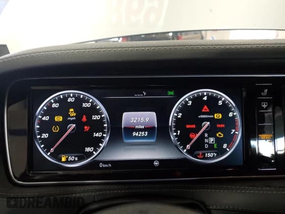 ✅ 2017 Mercedes-Benz S 550 • VIN: WDDUG8FB4HA321779 • Lot: 90995225. Listed on Copart with 94,253 mi. Free auction sales archive from the USA and detailed vehicle history report at DreamBid. Image 9.