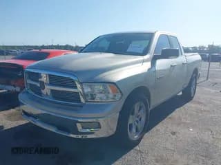✅ 2010 Dodge 1500 SLT • VIN: 1D7RB1GPXAS250903 • Lot: 42209883. Wystawiony na IAAI z przebiegiem 228 408 mil. Bezpłatny archiwum sprzedaży aukcyjnych z USA i szczegółowy raport historii pojazdu na DreamBid. Zdjęcie 2.