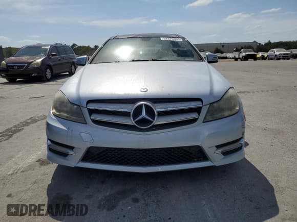 ✅ 2013 Mercedes-Benz C 250 • VIN: WDDGJ4HB0DF995087 • Лот: 54379365. Опубликован ранее на Copart с пробегом 104 348 миль. Бесплатный доступ к архиву аукционных продаж из США и подробный отчёт об истории автомобиля на DreamBid. Изображение 5.