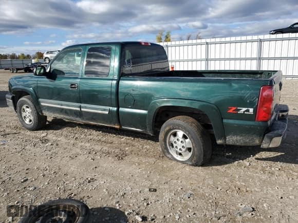 ✅ 2003 Chevrolet Silverado 1500 LS • VIN: 2GCEK19T331257522 • Лот: 75418944. Опубликован ранее на Copart с пробегом 184 586 миль. Бесплатный доступ к архиву аукционных продаж из США и подробный отчёт об истории автомобиля на DreamBid. Изображение 2.