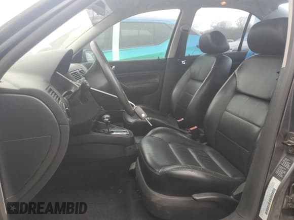 ✅ 2003 Volkswagen Jetta GL • VIN: 3VWRP69M13M180258 • Лот: 48476965. Опубликован ранее на Copart с пробегом 215 716 миль. Бесплатный доступ к архиву аукционных продаж из США и подробный отчёт об истории автомобиля на DreamBid. Изображение 7.