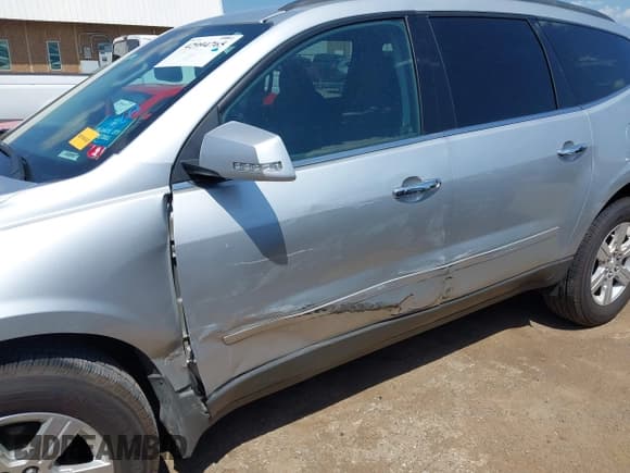 ✅ 2011 Chevrolet Traverse 1LT • VIN: 1GNKVGED9BJ361701 • Lot: 42994765. Wystawiony na IAAI z przebiegiem 85 881 mil. Bezpłatny archiwum sprzedaży aukcyjnych z USA i szczegółowy raport historii pojazdu na DreamBid. Zdjęcie 6.