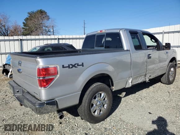 ✅ 2014 Ford F-150 XL • VIN: 1FTFX1EFXEFC40993 • Лот: 93000955. Опубликован ранее на Copart с пробегом 166 588 миль. Бесплатный доступ к архиву аукционных продаж из США и подробный отчёт об истории автомобиля на DreamBid. Изображение 3.