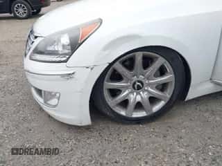 2013 Hyundai Equus Signature z VIN KMHGH4JH6DU063889, wystawiony jako IAAI lot #40782294 z przebiegiem 81 631 mil mil oraz . Historia ofert i sprzedaży dostępna na DreamBid. Obrazek 6.