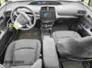 2018 Toyota Prius Two z VIN JTDKBRFU7J3058785, wystawiony jako Copart lot #90085795 z przebiegiem 83 292 mil mil oraz Szkoda całkowita • Salvage title. Historia ofert i sprzedaży dostępna na DreamBid. Obrazek 8.