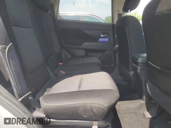 ✅ 2018 Mitsubishi Outlander ES • VIN: JA4AZ3A33JZ070667 • Lot: 59313525. Listed on Copart with 69,232 mi. Free auction sales archive from the USA and detailed vehicle history report at DreamBid. Image 11.