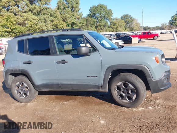 ✅ 2018 Jeep Renegade Upland • VIN: ZACCJBAB8JPH09079 • Lot: 43499957. Wystawiony na IAAI z przebiegiem 66 376 mil. Bezpłatny archiwum sprzedaży aukcyjnych z USA i szczegółowy raport historii pojazdu na DreamBid. Zdjęcie 13.