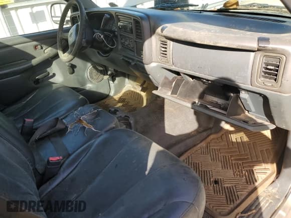 ✅ 2002 Chevrolet Silverado 1500 • VIN: 1GCEC14W12Z340242 • Лот: 77856764. Опубликован ранее на Copart с пробегом 272 578 миль. Бесплатный доступ к архиву аукционных продаж из США и подробный отчёт об истории автомобиля на DreamBid. Изображение 8.