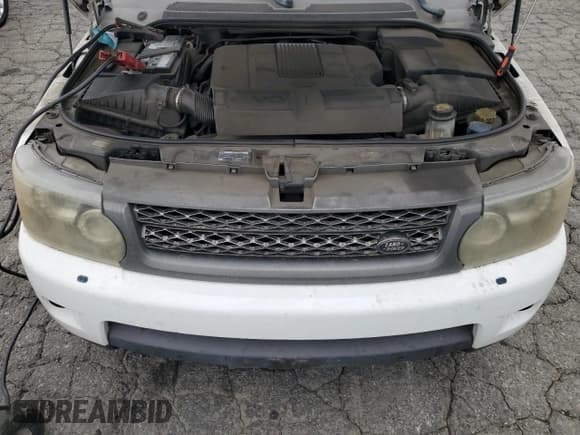 ✅ 2011 Land Rover Range Rover Sport HSE Lux • VIN: SALSK2D47BA296670 • Lot: 84159615. Listed on Copart with 210,452 mi. Free auction sales archive from the USA and detailed vehicle history report at DreamBid. Image 12.