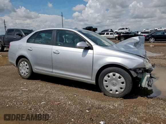 ✅ 2005 Volkswagen Jetta Value Edition • VIN: 3VWPF71K55M613299 • Lot: 70848505. Listed on Copart with 142,755 mi. Free auction sales archive from the USA and detailed vehicle history report at DreamBid. Image 4.