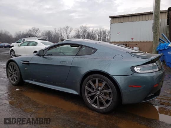 ✅ 2015 Aston Martin Vantage GT • VIN: SCFEKBAL2FGC19020 • Lot: 46138035. Wystawiony na Copart z przebiegiem 34 752 mil. Bezpłatny archiwum sprzedaży aukcyjnych z USA i szczegółowy raport historii pojazdu na DreamBid. Zdjęcie 2.