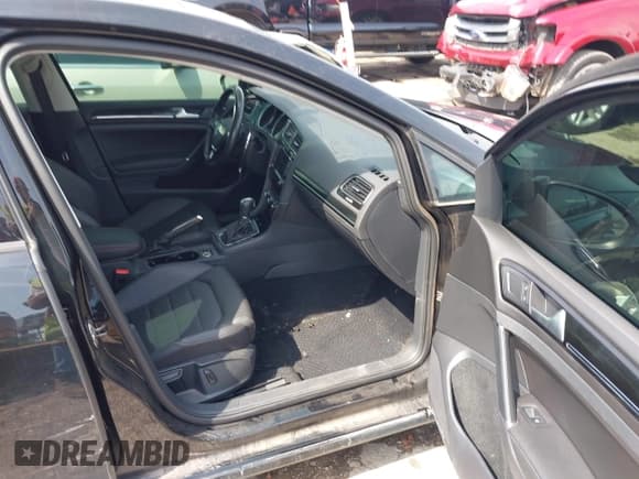 ✅ 2015 Volkswagen Golf S • VIN: 3VW2A7AU2FM089296 • Лот: 42743826. Опубликован ранее на IAAI с пробегом 57 411 миль. Бесплатный доступ к архиву аукционных продаж из США и подробный отчёт об истории автомобиля на DreamBid. Изображение 5.