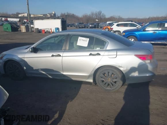 ✅ 2011 Honda Accord EX-L • VIN: 1HGCP3F84BA022315 • Lot: 41794142. Listed on IAAI with 206,400 mi. Free auction sales archive from the USA and detailed vehicle history report at DreamBid. Image 14.
