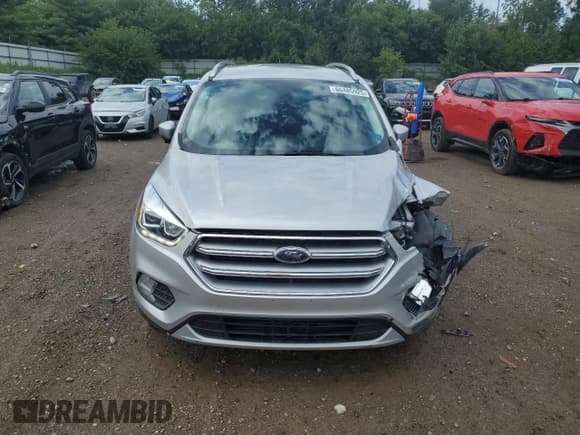 ✅ 2017 Ford Escape Titanium • VIN: 1FMCU0J91HUE45264 • Лот: 66485925. Опубликован ранее на Copart с пробегом 64 288 миль. Бесплатный доступ к архиву аукционных продаж из США и подробный отчёт об истории автомобиля на DreamBid. Изображение 5.