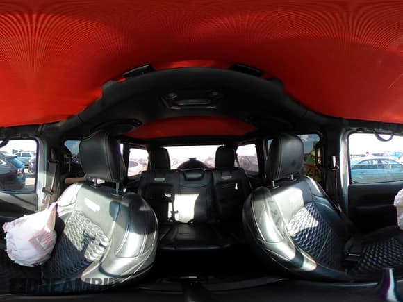 ✅ 2019 Jeep Wrangler Unlimited Rubicon • VIN: 1C4HJXFGXKW605804 • Lot: 43309870. Wystawiony na IAAI z przebiegiem 106 395 mil. Bezpłatny archiwum sprzedaży aukcyjnych z USA i szczegółowy raport historii pojazdu na DreamBid. Zdjęcie 19.