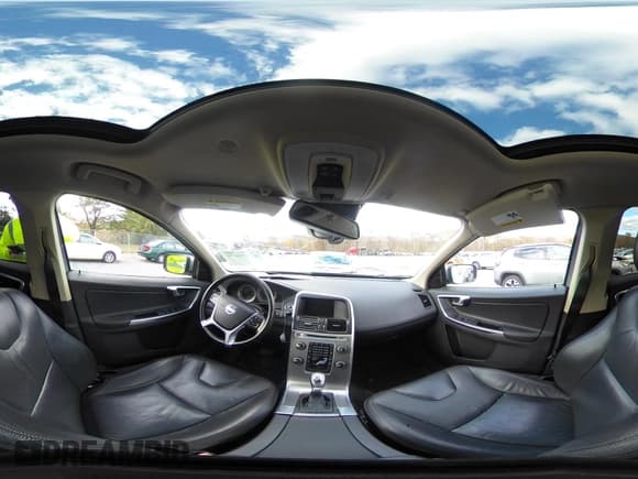 ✅ 2013 Volvo XC60 3.2L • VIN: YV4940DL1D2430918 • Lot: 43575679. Listed on IAAI with 127,675 mi. Free auction sales archive from the USA and detailed vehicle history report at DreamBid. Image 18.