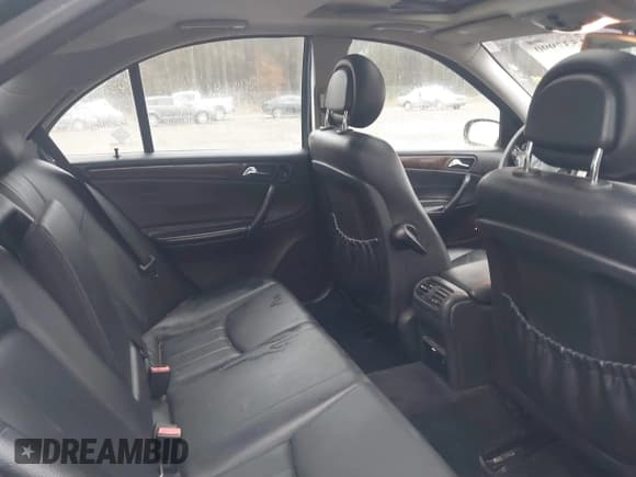 ✅ 2005 Mercedes-Benz C 240 • VIN: WDBRF81J25F610335 • Lot: 41537990. Wystawiony na IAAI z przebiegiem 207 104 mil. Bezpłatny archiwum sprzedaży aukcyjnych z USA i szczegółowy raport historii pojazdu na DreamBid. Zdjęcie 8.