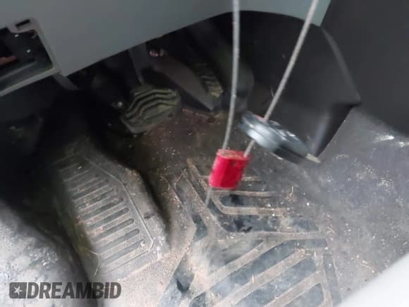 ✅ 2016 Ford Transit Cargo • VIN: 1FTYE1YM1GKA93045 • Lot: 41521031. Wystawiony na IAAI z przebiegiem 189 384 mil. Bezpłatny archiwum sprzedaży aukcyjnych z USA i szczegółowy raport historii pojazdu na DreamBid. Zdjęcie 11.