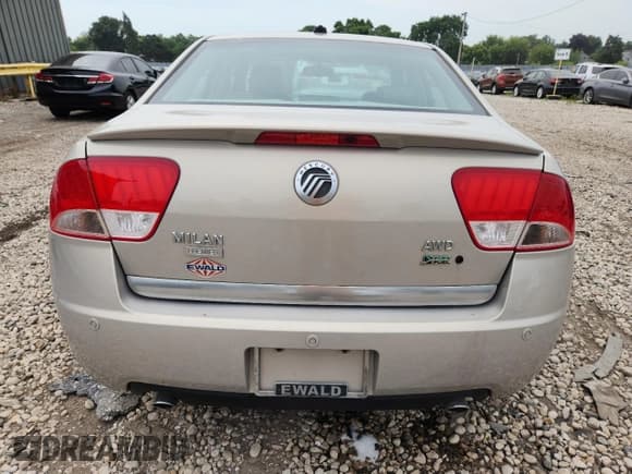 ✅ 2010 Mercury Milan Premier • VIN: 3MEHM0CG8AR637119 • Lot: 69109565. Wystawiony na Copart z przebiegiem 66 345 mil. Bezpłatny archiwum sprzedaży aukcyjnych z USA i szczegółowy raport historii pojazdu na DreamBid. Zdjęcie 6.