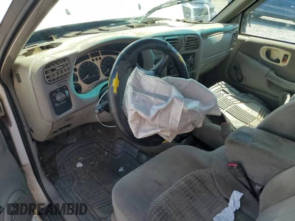 2002 Chevrolet S-10 LS с VIN 1GCCS145328251781, выставлен на аукционе Copart как лот 54455095 с пробегом 214 107 миль миль и Списание • Salvage title. История ставок и продаж доступна на DreamBid. Изображение 8.