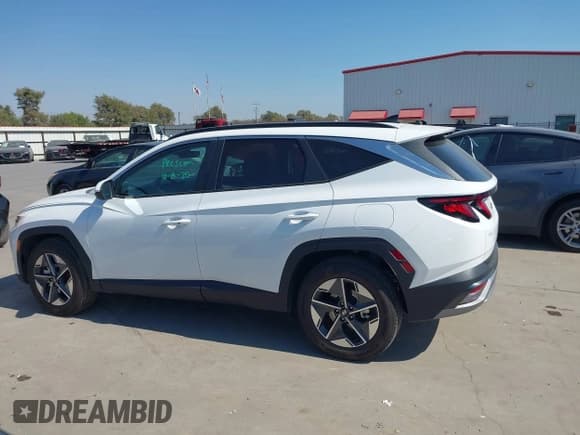 ✅ 2026 Hyundai Tucson SEL • VIN: 5NMJB3DE0TH609647 • Лот: 43456317. Опубликован ранее на IAAI с пробегом 3 679 миль. Бесплатный доступ к архиву аукционных продаж из США и подробный отчёт об истории автомобиля на DreamBid. Изображение 14.