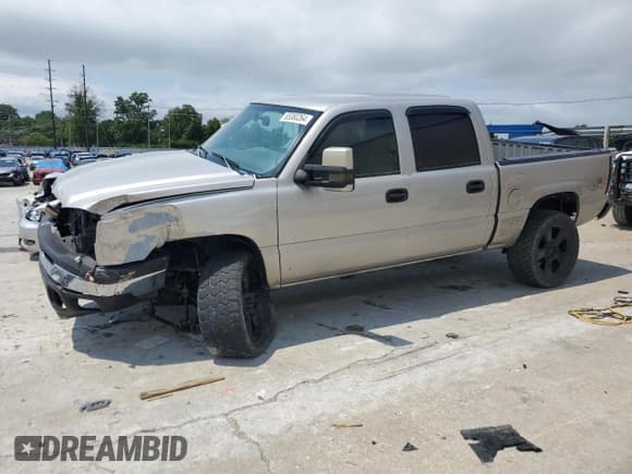 ✅ 2005 Chevrolet Silverado 1500 Z71 • VIN: 2GCEK13T051249034 • Лот: 65380264. Опубликован ранее на Copart с пробегом 270 516 миль. Бесплатный доступ к архиву аукционных продаж из США и подробный отчёт об истории автомобиля на DreamBid. Изображение 1.
