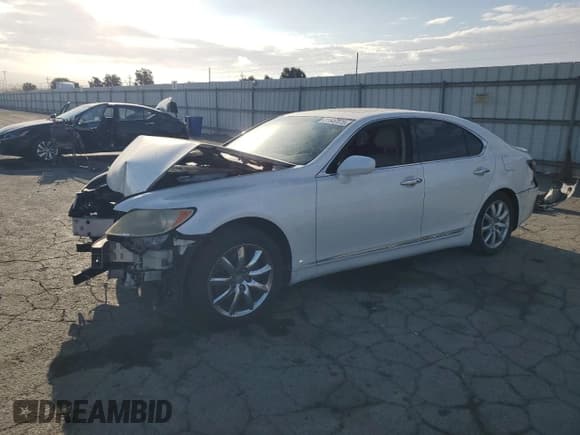 ✅ 2008 Lexus LS 460 • VIN: JTHBL46F385079261 • Лот: 81640475. Опубликован ранее на Copart с пробегом 135 574 миль. Бесплатный доступ к архиву аукционных продаж из США и подробный отчёт об истории автомобиля на DreamBid. Изображение 1.