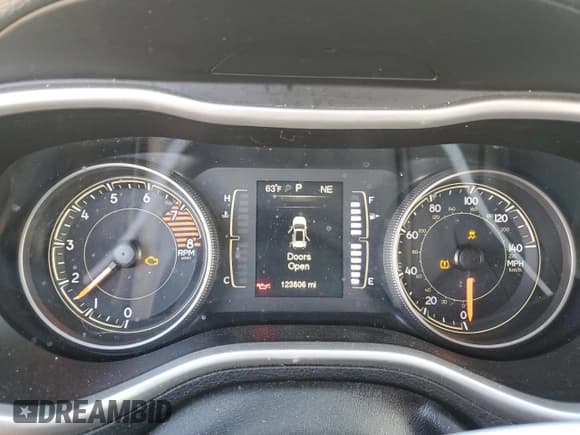 ✅ 2016 Jeep Grand Cherokee • VIN: 1C4PJCLS6GW281609 • Lot: 84149004. Listed on Copart with 123,806 mi. Free auction sales archive from the USA and detailed vehicle history report at DreamBid. Image 9.