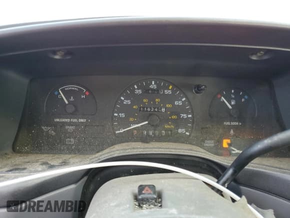 ✅ 1995 Ford Taurus GL • VIN: 1FALP52U0SA159044 • Lot: 79490324. Wystawiony na Copart z przebiegiem 116 243 mil. Bezpłatny archiwum sprzedaży aukcyjnych z USA i szczegółowy raport historii pojazdu na DreamBid. Zdjęcie 9.