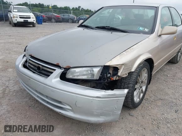 ✅ 1998 Toyota Camry LE • VIN: 4T1BF28K7WU927146 • Lot: 42798121. Wystawiony na IAAI z przebiegiem 222 525 mil. Bezpłatny archiwum sprzedaży aukcyjnych z USA i szczegółowy raport historii pojazdu na DreamBid. Zdjęcie 6.