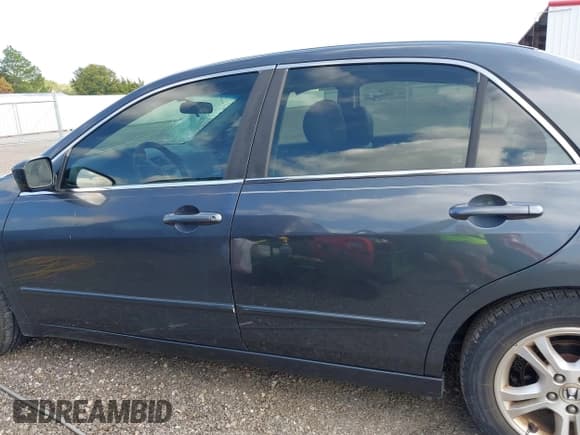 ✅ 2006 Honda Accord EX-L • VIN: 1HGCM56826A136694 • Lot: 43554842. Listed on IAAI with 186,222 mi. Free auction sales archive from the USA and detailed vehicle history report at DreamBid. Image 14.